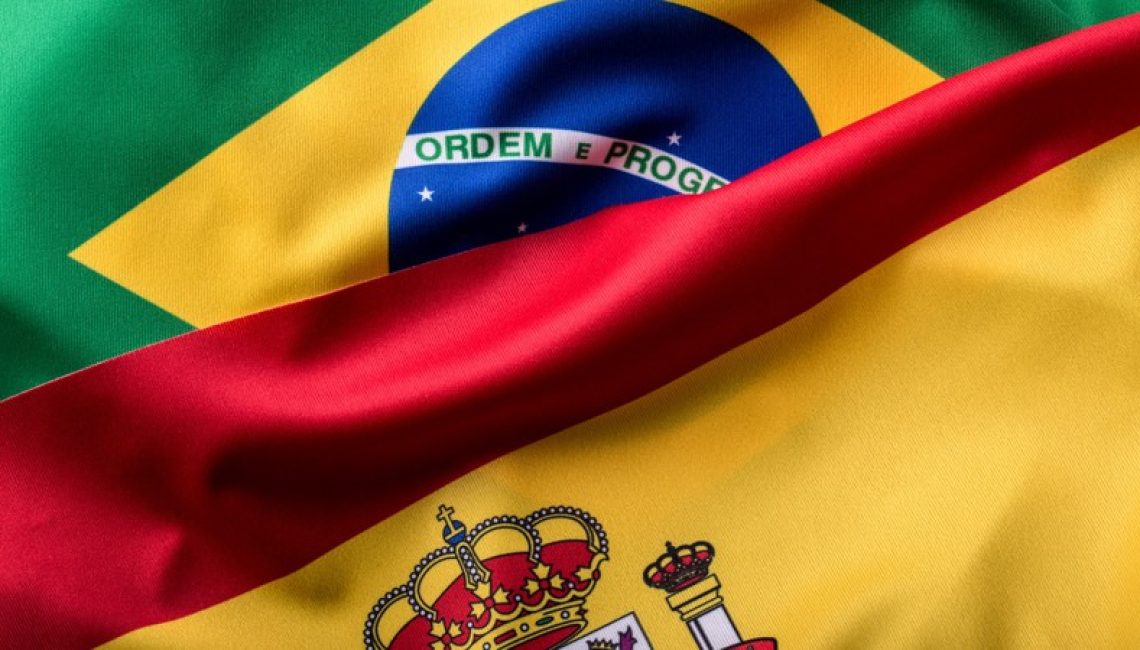 Bandeiras do Brasil e Espanha.